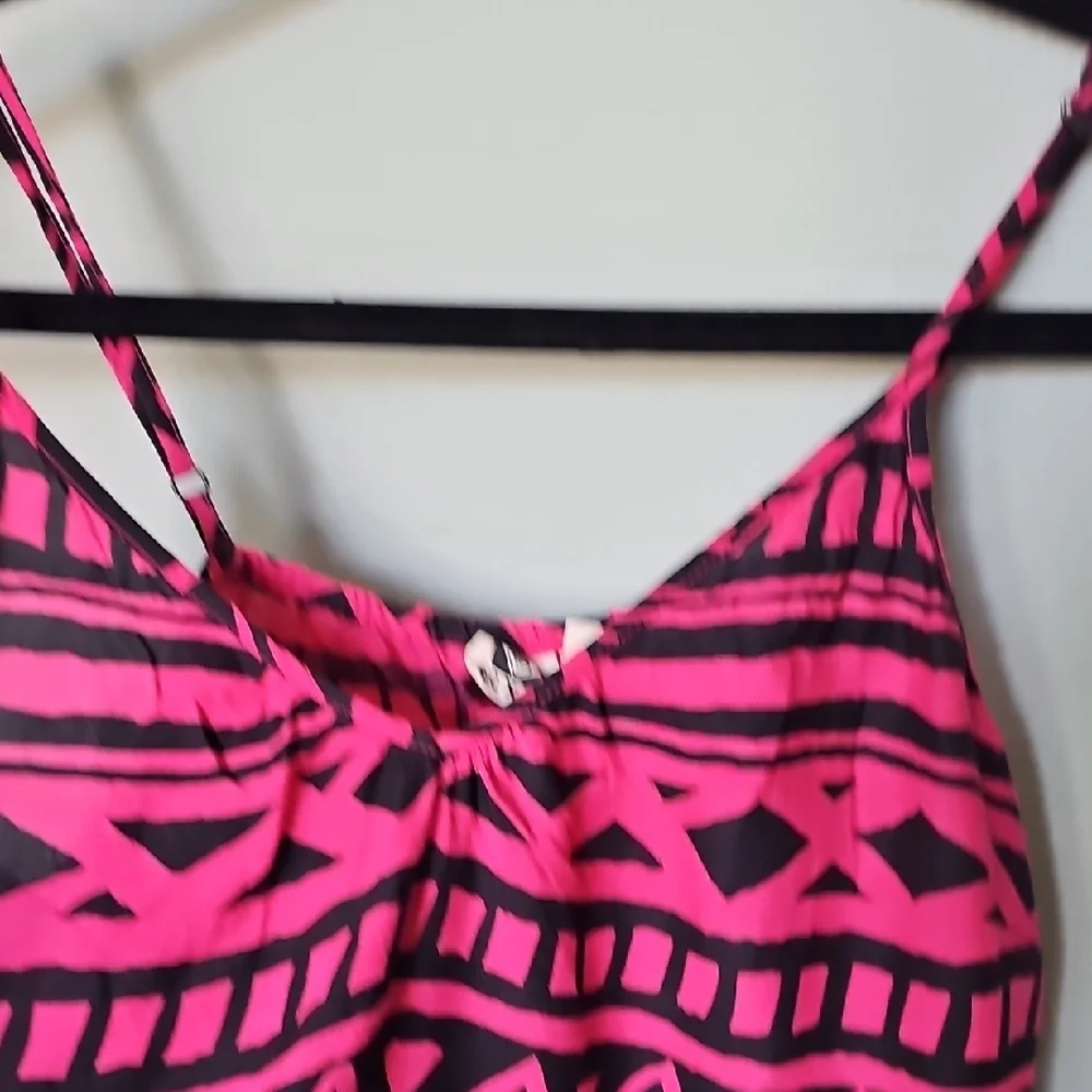 Roxy Stranger Things Vibe Pink and Black Geometric Tank Top Large